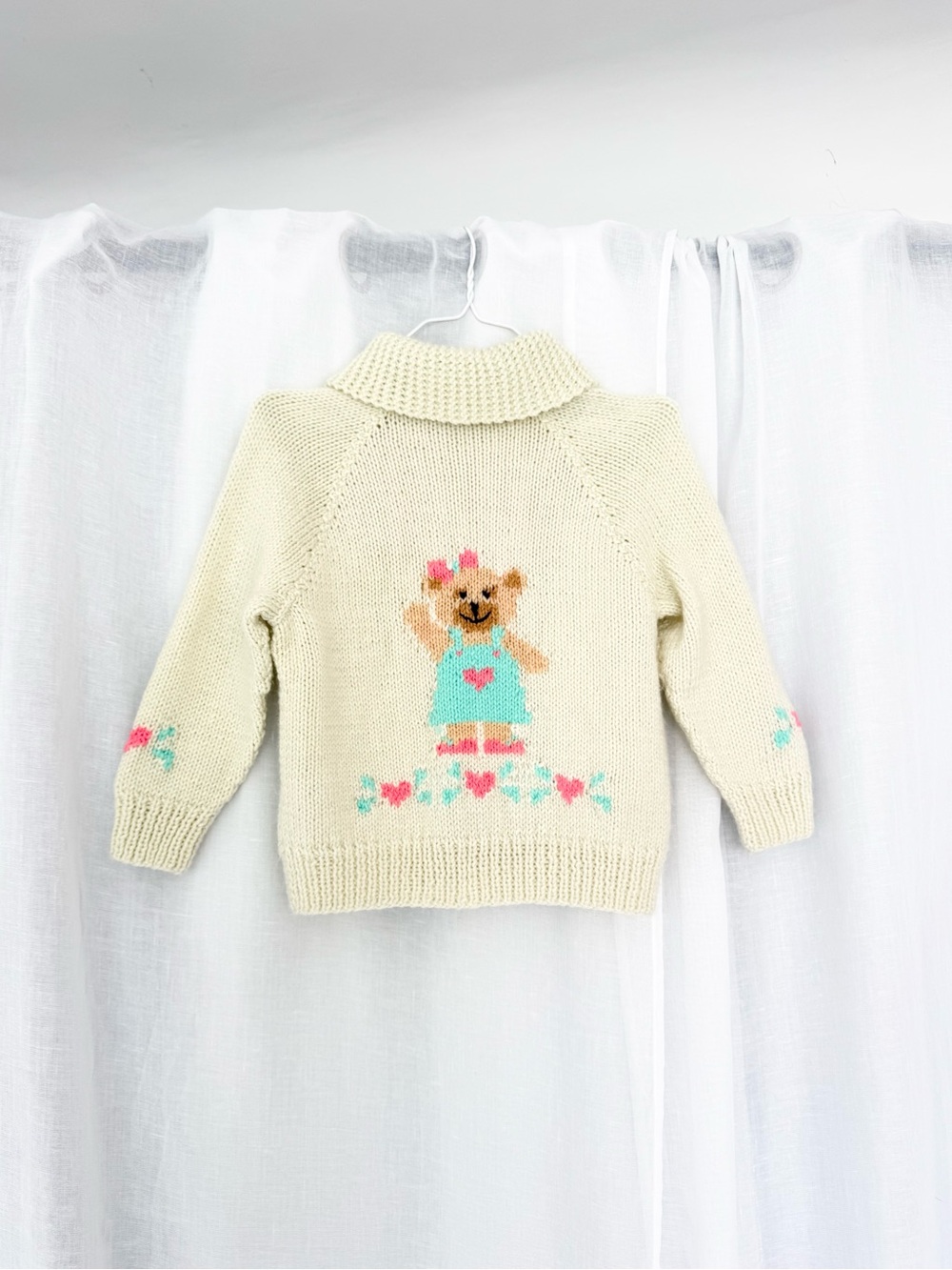 vintage 70’s teddy bear heart cardigan ♡
